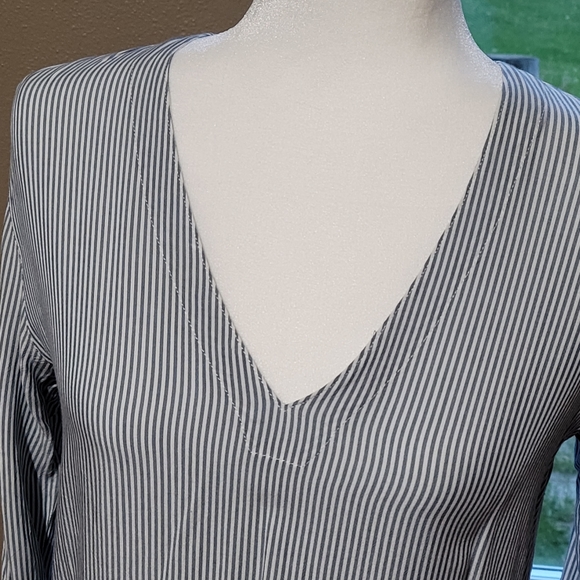 Treasure & Bond Blue White Blouse Sz X-Small - Picture 2 of 8